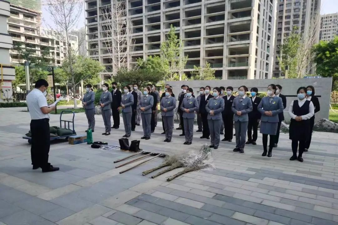 雨中堅守護家園，筑牢汛期安全墻(圖2)